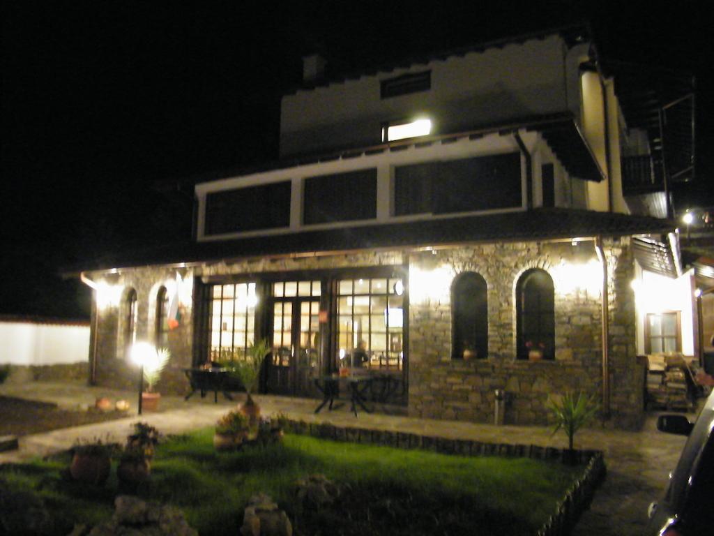 Family Hotel Chiflik Hills Exteriér fotografie