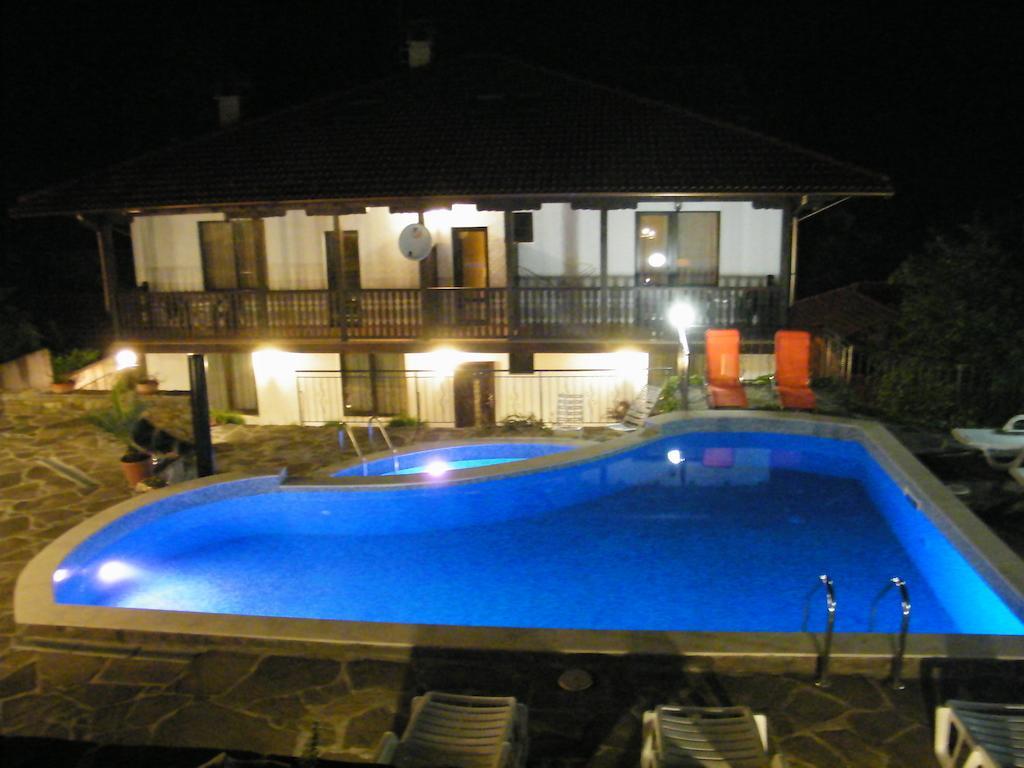 Family Hotel Chiflik Hills Exteriér fotografie