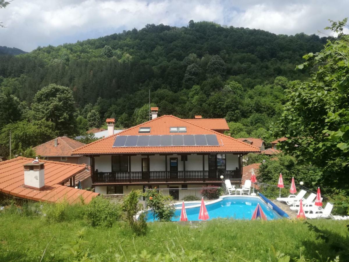 Family Hotel Chiflik Hills Exteriér fotografie